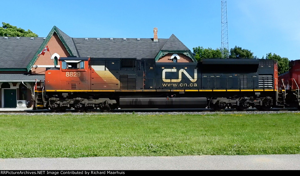 CN 8829